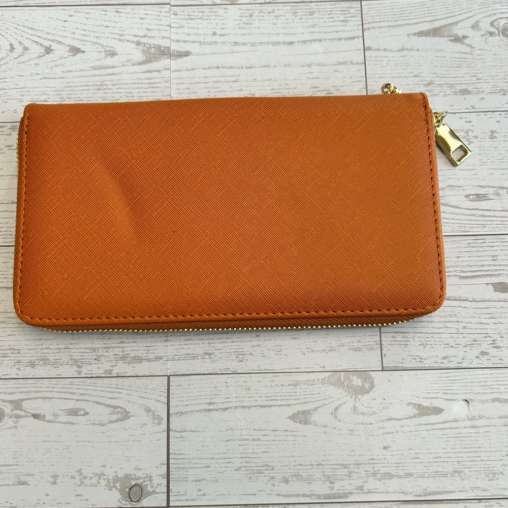 Elegant Tan Wallet